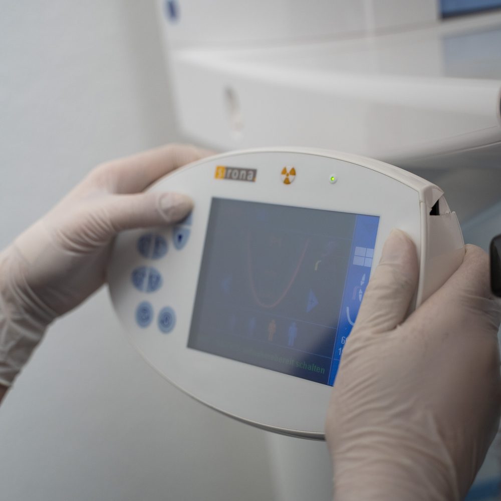 Bedienung des digitalen Röntgengeräts in der Praxis